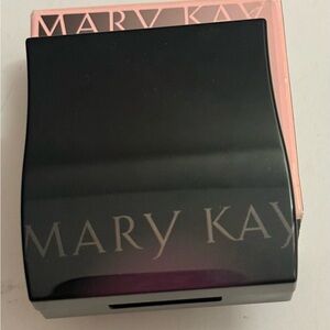 Mary Kay MINI MAGNETIC BLACK COMPACT FITS 6 EYE COLORS With Mirror
New